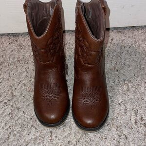 Toddler size 9 brown boot